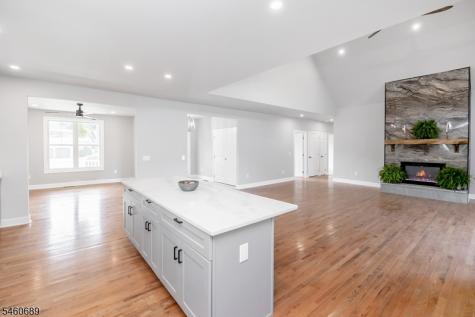 81 Belview Road Lopatcong NJ 08865