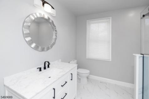 81 Belview Road Lopatcong NJ 08865