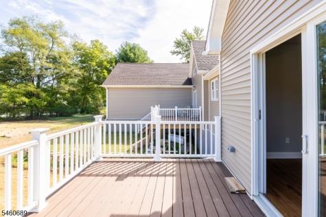 81 Belview Road Lopatcong NJ 08865