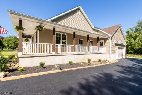 81 Belview Road Lopatcong NJ 08865
