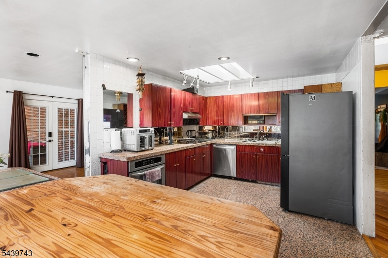 88 Tall Oaks Drive East Brunswick NJ 08816