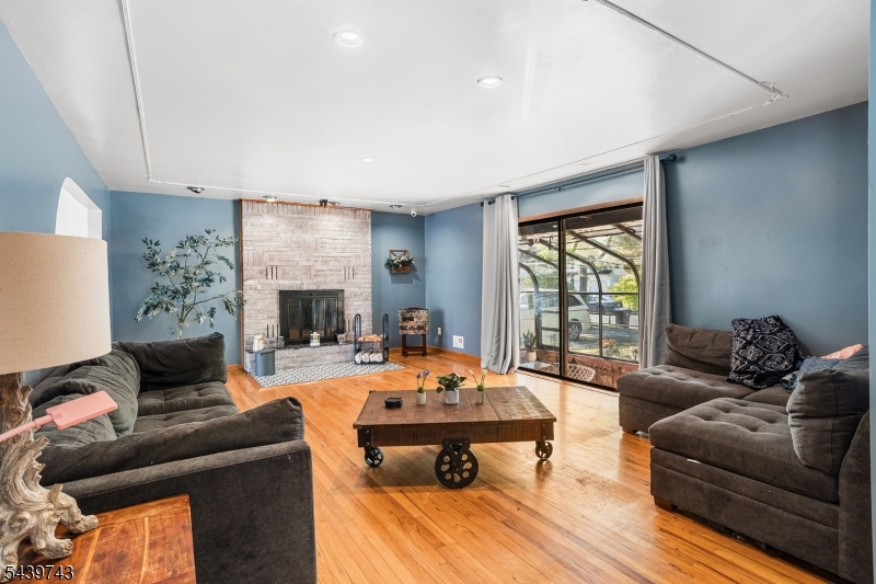88 Tall Oaks Drive East Brunswick NJ 08816
