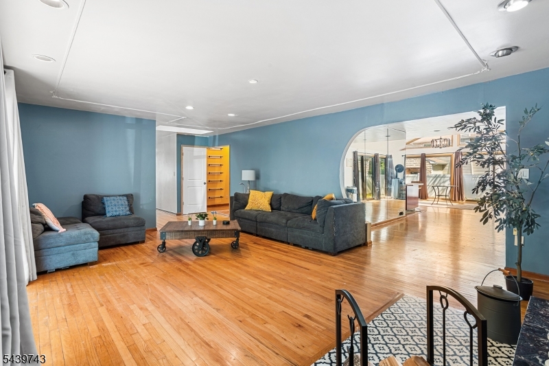 88 Tall Oaks Drive East Brunswick NJ 08816
