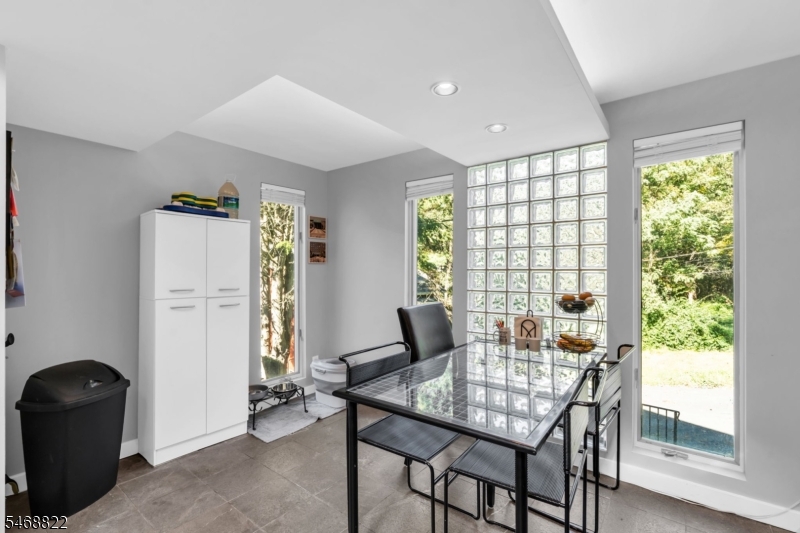 8 Lakeview Court Jefferson NJ 07438