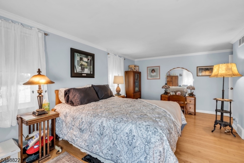 8 Lakeview Court Jefferson NJ 07438