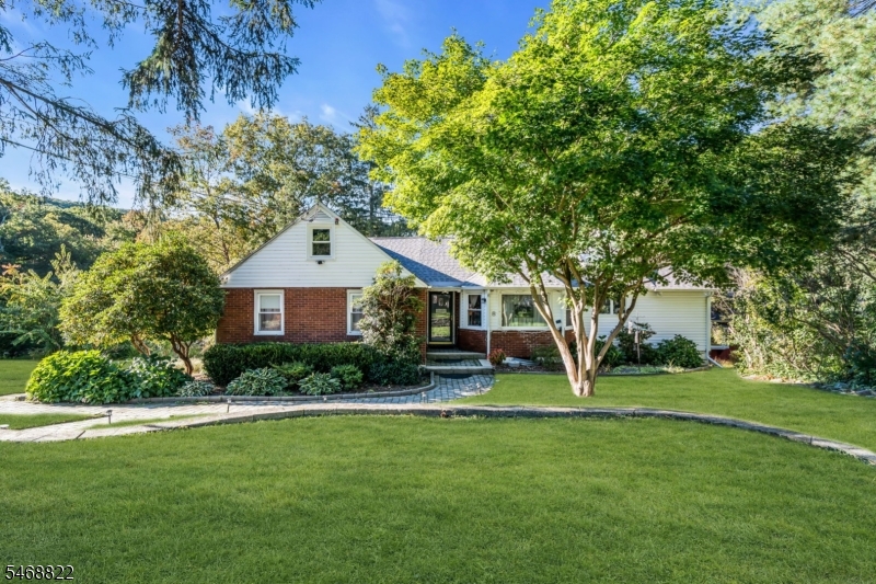 8 Lakeview Court Jefferson NJ 07438