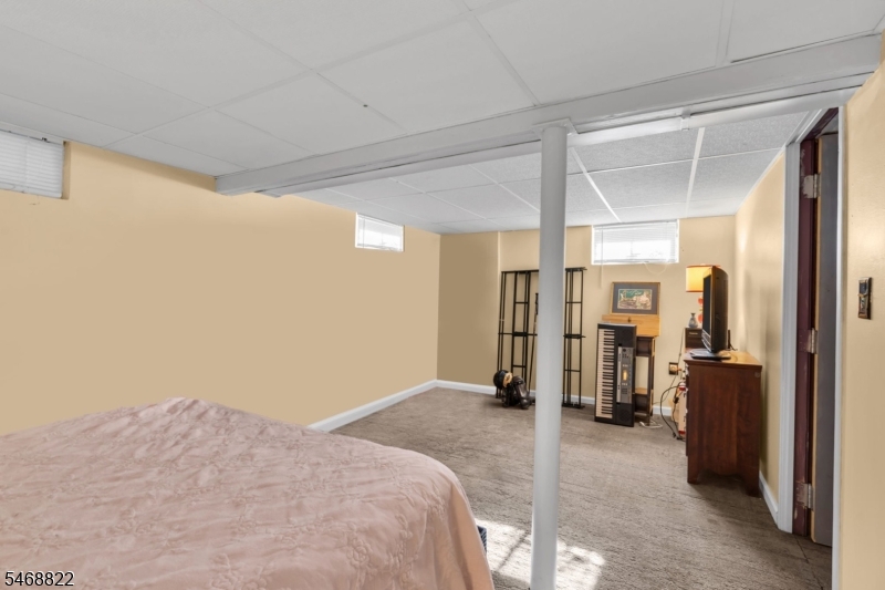 8 Lakeview Court Jefferson NJ 07438
