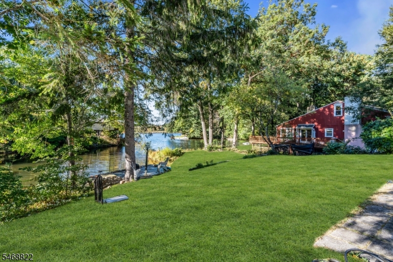 8 Lakeview Court Jefferson NJ 07438