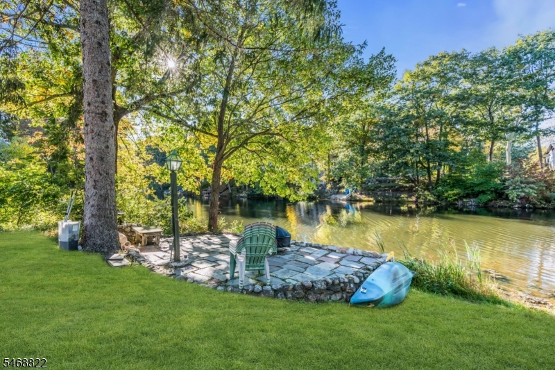 8 Lakeview Court Jefferson NJ 07438