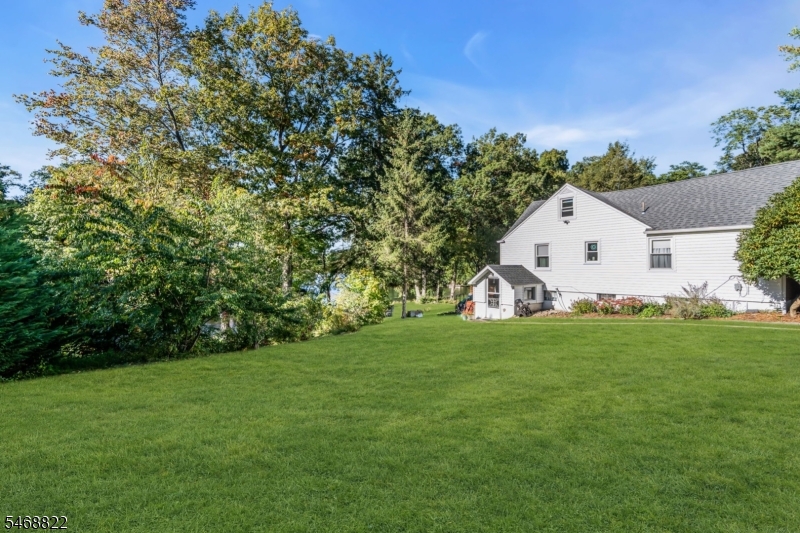 8 Lakeview Court Jefferson NJ 07438