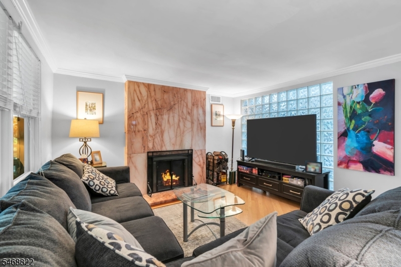 8 Lakeview Court Jefferson NJ 07438