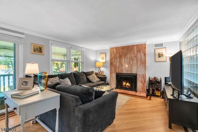 8 Lakeview Court Jefferson NJ 07438