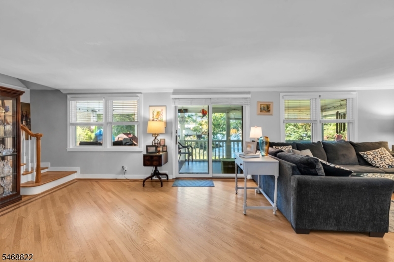 8 Lakeview Court Jefferson NJ 07438