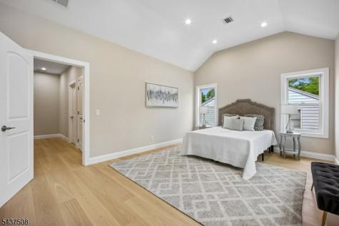 5 Briar Cliff Road Livingston NJ 07039