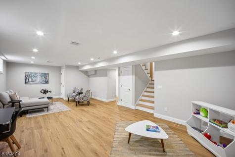 5 Briar Cliff Road Livingston NJ 07039