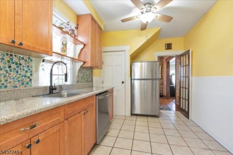 126 Berwyn Street Roselle Park NJ 07204