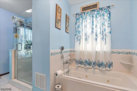 126 Berwyn Street Roselle Park NJ 07204