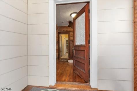 126 Berwyn Street Roselle Park NJ 07204