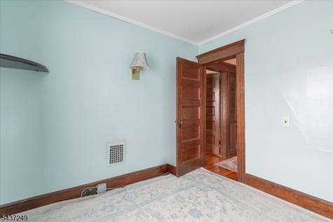 126 Berwyn Street Roselle Park NJ 07204