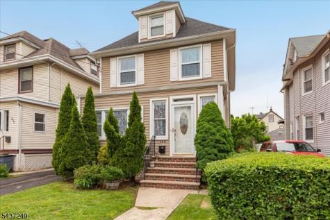 126 Berwyn Street Roselle Park NJ 07204
