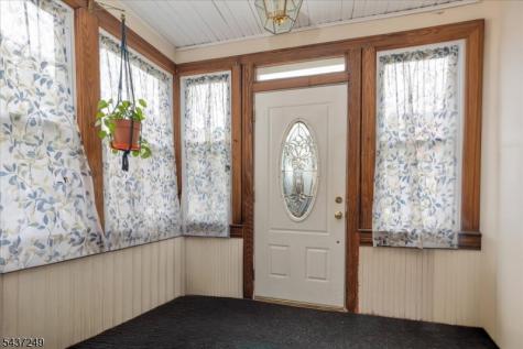 126 Berwyn Street Roselle Park NJ 07204