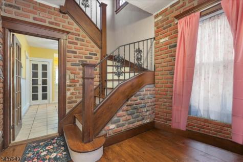 126 Berwyn Street Roselle Park NJ 07204