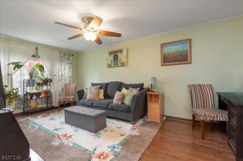 126 Berwyn Street Roselle Park NJ 07204