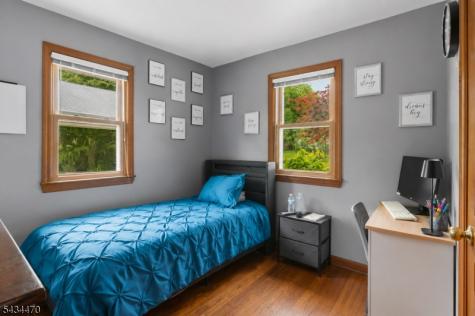 116 S 8th Street Lopatcong NJ 08865