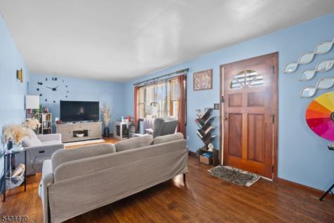 116 S 8th Street Lopatcong NJ 08865