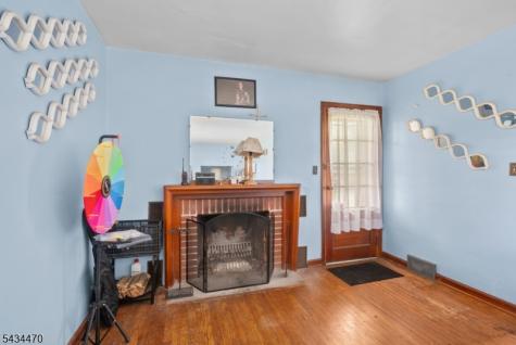 116 S 8th Street Lopatcong NJ 08865