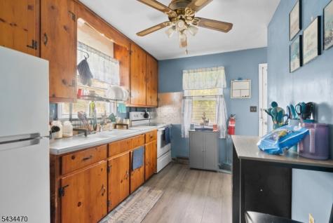 116 S 8th Street Lopatcong NJ 08865