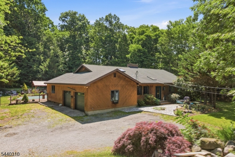 15 Lower North Shore Road Frankford NJ 07826
