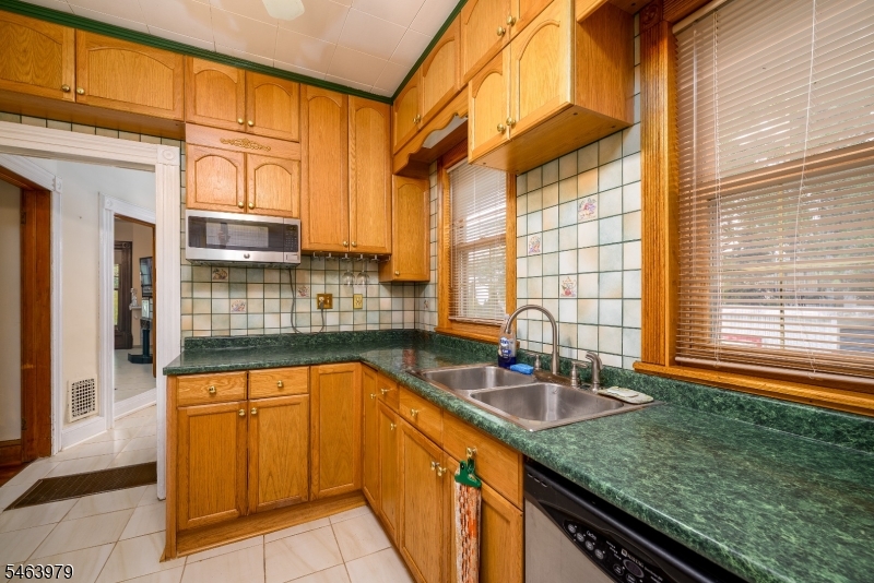 343 West 1st Avenue Roselle NJ 07203