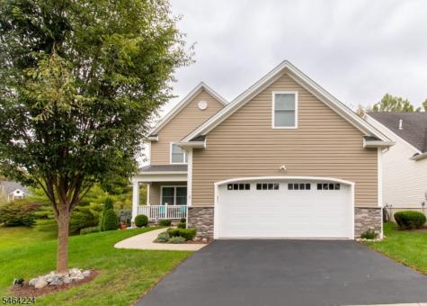2 Bluffs Court Hamburg NJ 07419