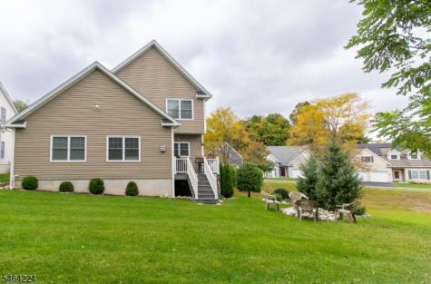 2 Bluffs Court Hamburg NJ 07419