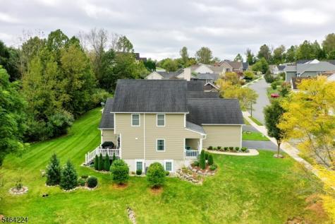 2 Bluffs Court Hamburg NJ 07419