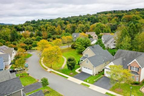 2 Bluffs Court Hamburg NJ 07419