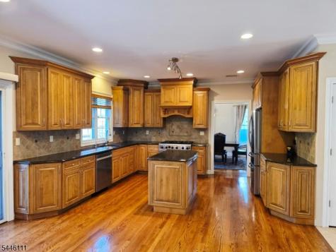 20 Hugenot Street East Hanover NJ 07936