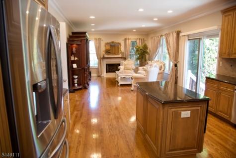 20 Hugenot Street East Hanover NJ 07936