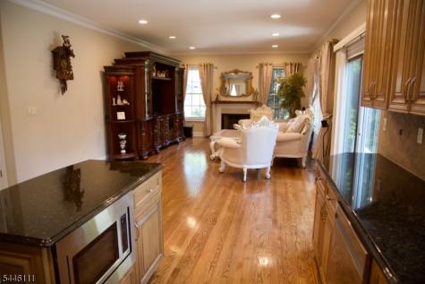 20 Hugenot Street East Hanover NJ 07936