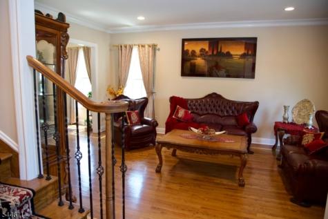 20 Hugenot Street East Hanover NJ 07936