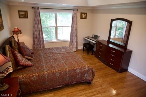 20 Hugenot Street East Hanover NJ 07936