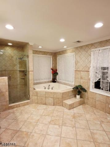 20 Hugenot Street East Hanover NJ 07936