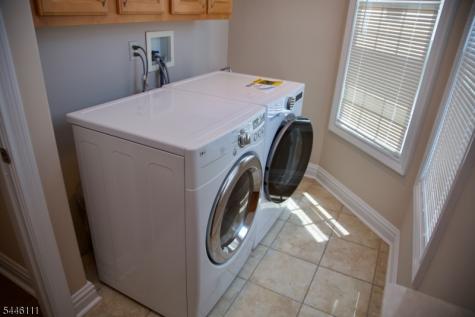 20 Hugenot Street East Hanover NJ 07936