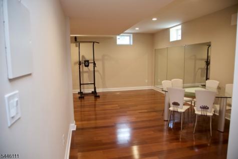 20 Hugenot Street East Hanover NJ 07936
