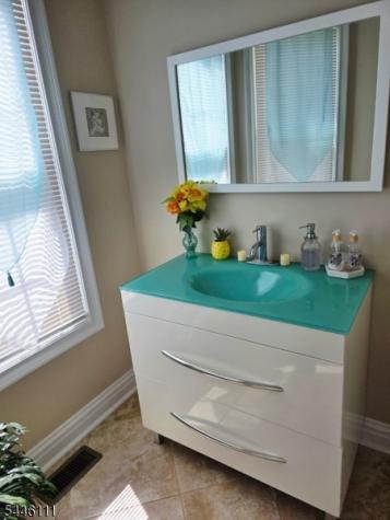 20 Hugenot Street East Hanover NJ 07936