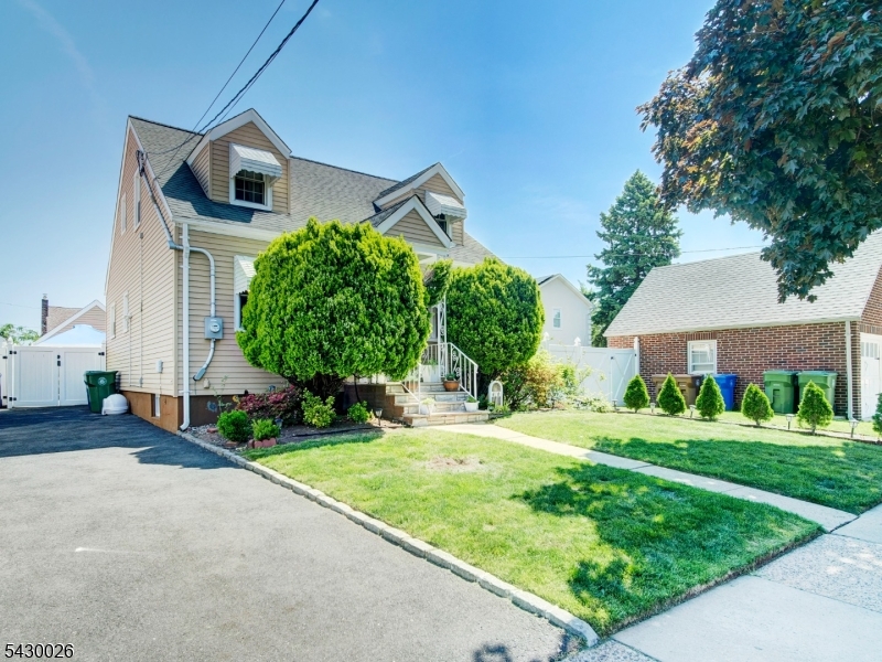 610 Laurita Street Linden NJ 07036