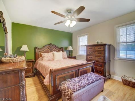 610 Laurita Street Linden NJ 07036