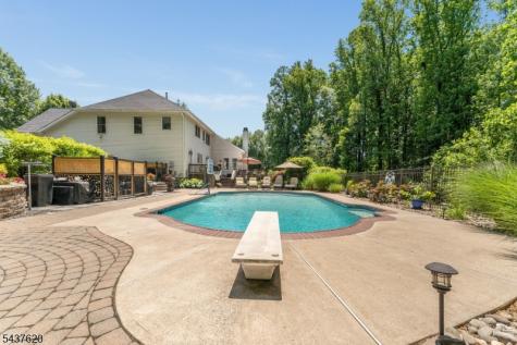 12 Wyckoff Road Bethlehem NJ 08827