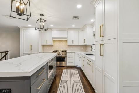 79 W Sheffield Street Oakland NJ 07436